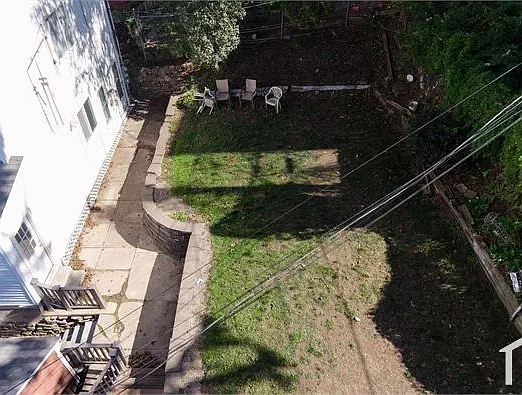 10 Alpine St — Photo 2
