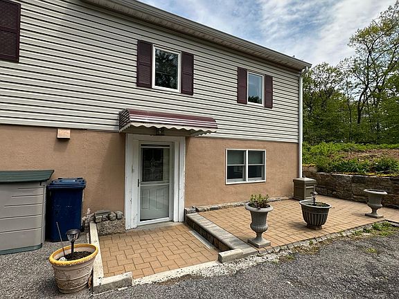 4th image of 1462 Old Orchard St