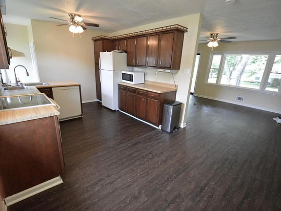 3rd image of 7600 Mango Dr
