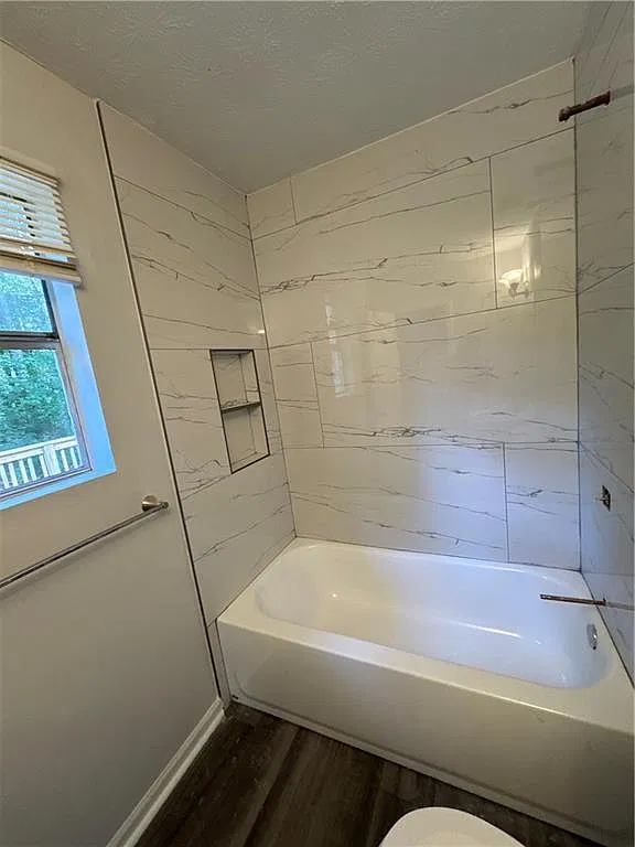 3 bed, 2.0 bath, 1150 sqft, $1,665 — Photo 1