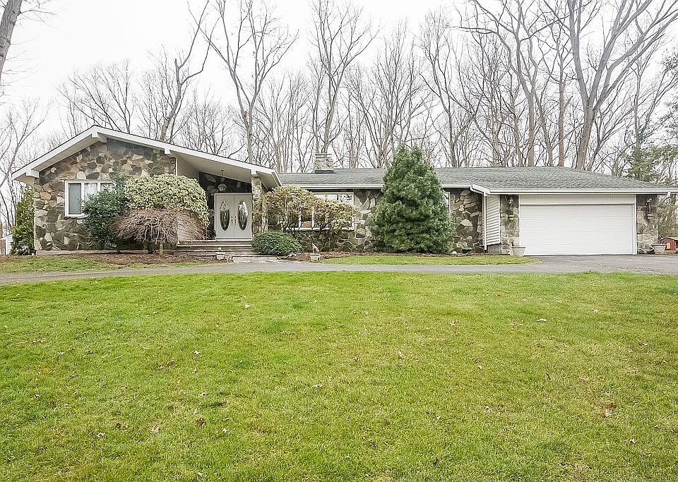1st image of 9 Gloucester Ct
