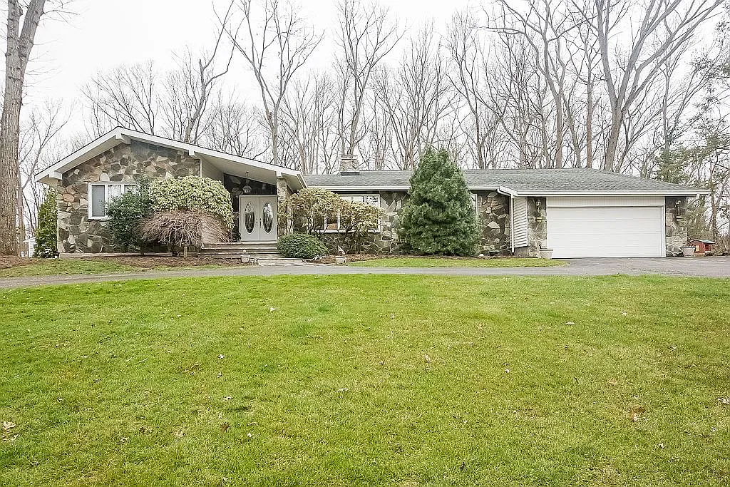 9 Gloucester Ct photo 1