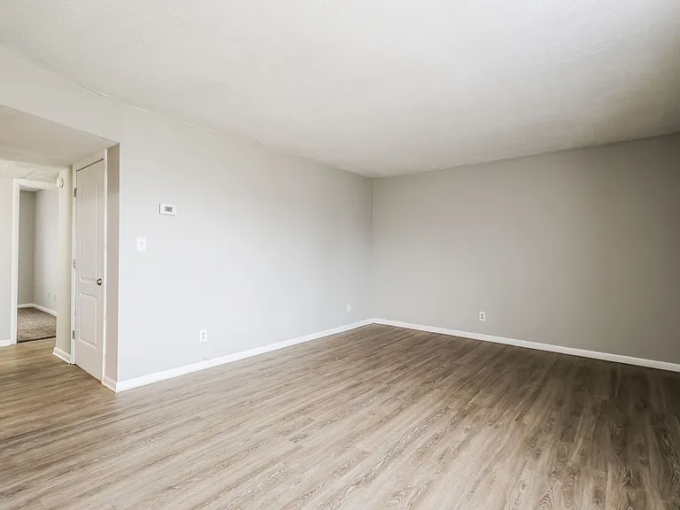 River Glow Apartments — Photo 18