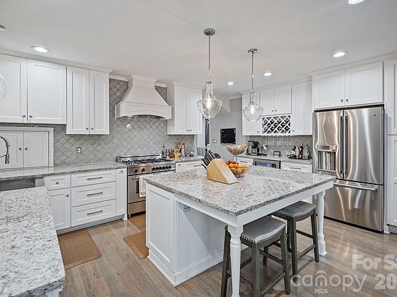 4th image of 2082 2nd Street Dr NW