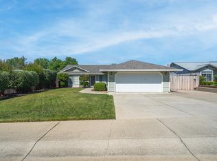 1626 French Lace Ln, Redding, CA 96003