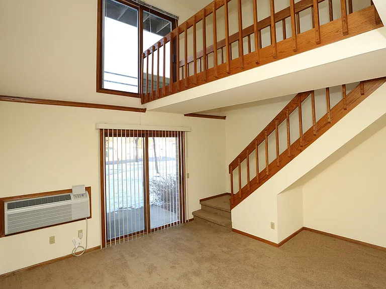 Londonderry Lofts — Photo 18