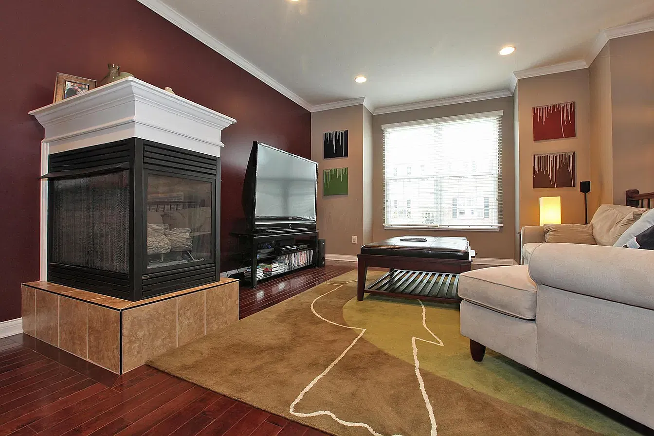 3 bed, 3.5 bath, 2344 sqft, $2,775 — Photo 3