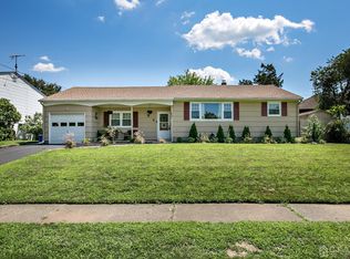 3 Princeton Dr, Middlesex, NJ 08846