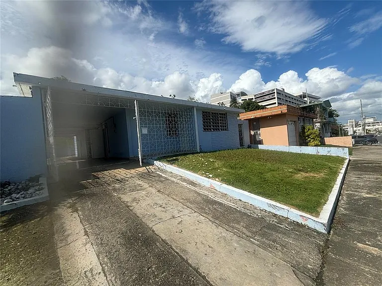 2 Calle — Photo 36