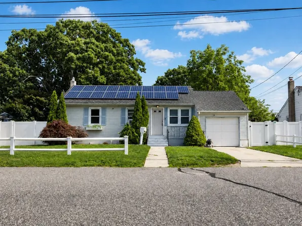 132 48th Street, Lindenhurst, NY 11757