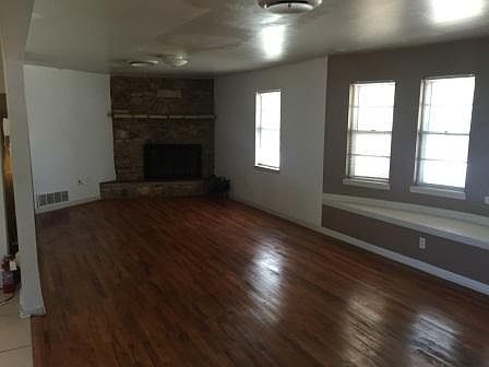 2nd image of 2602 Live Oak Dr