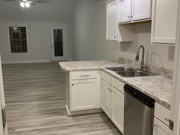 2nd image of 711 Leeward Ct #711