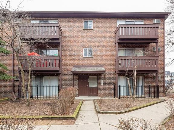 2nd image of 1316 E Turtle Creek Cir APT F