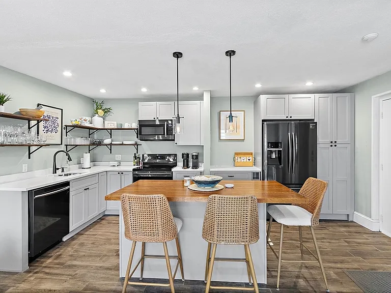 56 Coffey St #1 — Photo 3