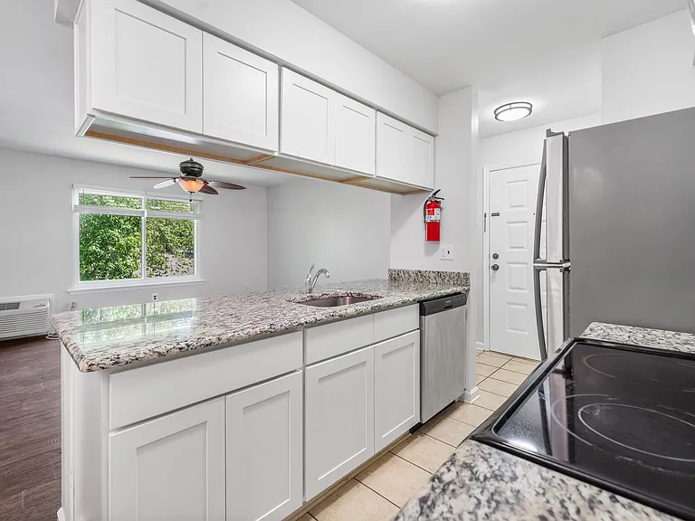 30 Bolton Ct — Photo 8