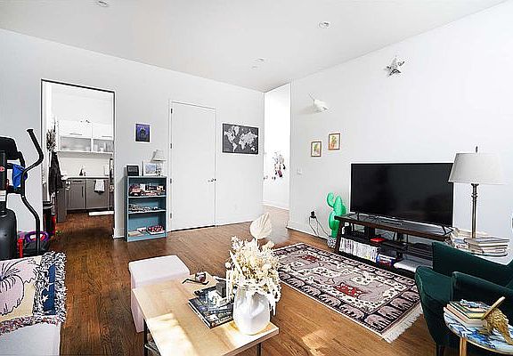 2nd image of 230 E 124th St APT 2B