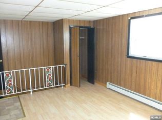 22 Hope St, Lodi, NJ 07644