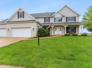 2908 Wynstone Dr, Champaign, IL 61822