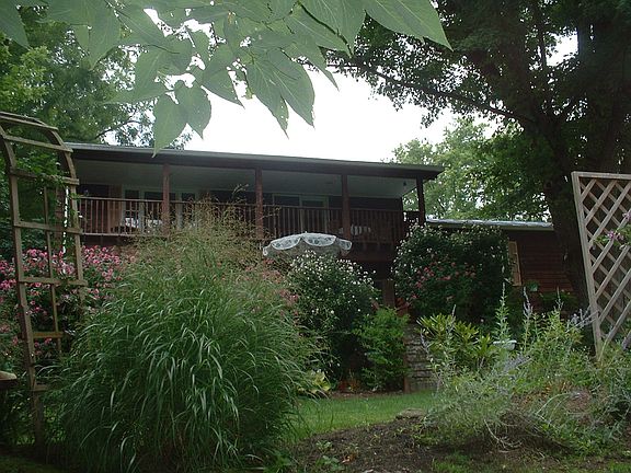 3rd image of 5721 Henderson Dr