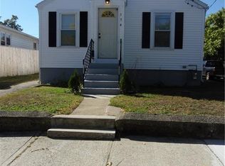 134 Cornwall St, Providence, RI 02904