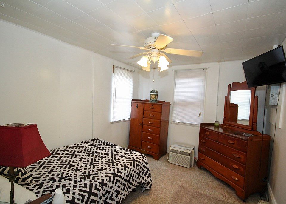 2nd image of 212 Warwood Ave APT 3