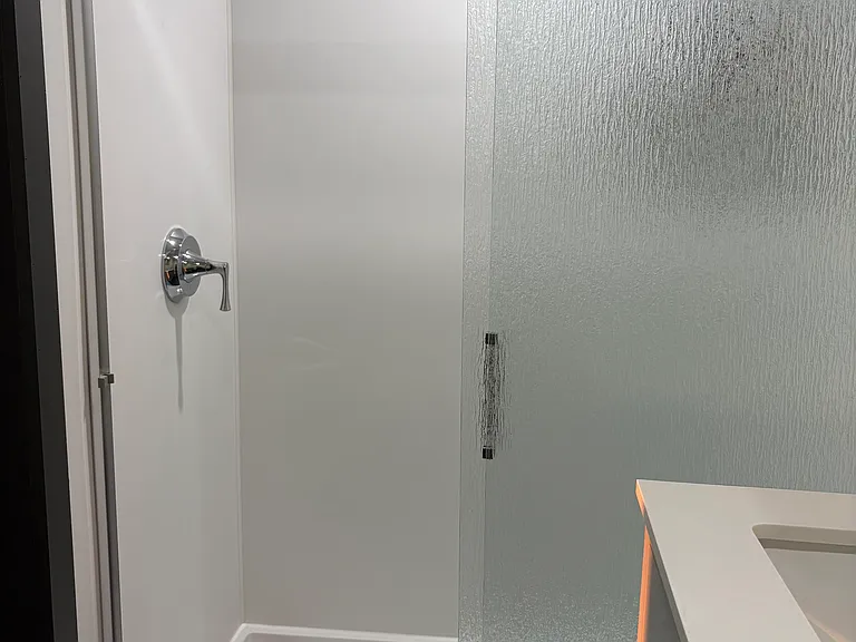 204 N Lind St — Photo 5