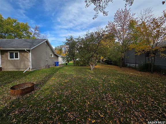 5th image of 209 6th Street