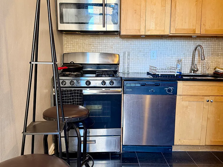 270 Harrison Ave #402 — Photo 20