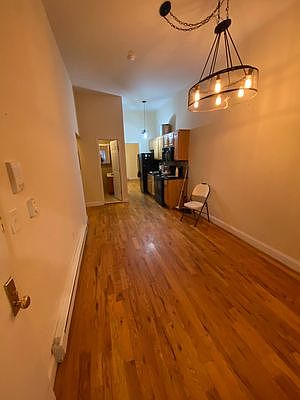 4th image of 737 6th Ave APT 1R