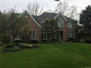 40 Silent Meadow Ln, Orchard Park, NY 14127