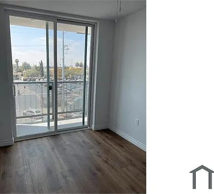 321 E Florence Ave — Photo 6