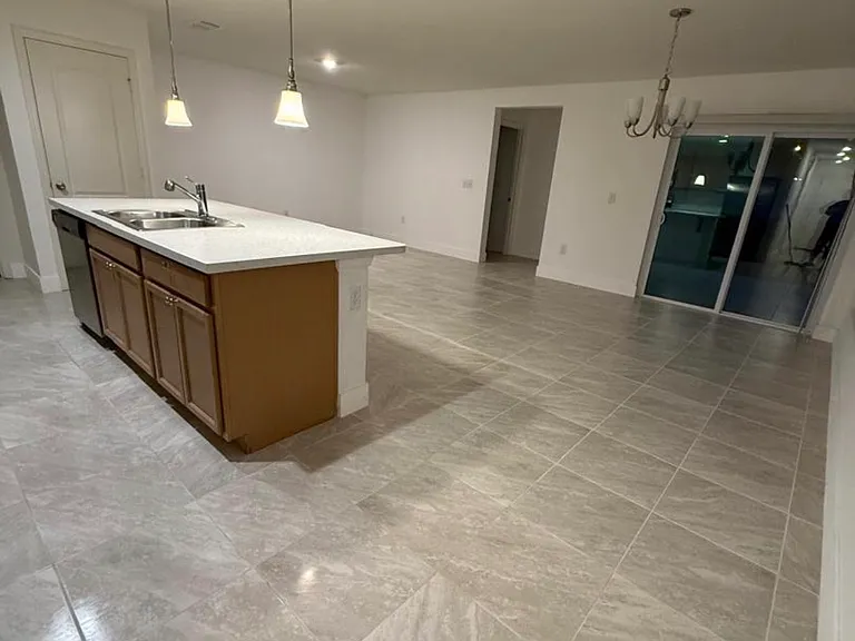 1256 Papaya Cir — Photo 3