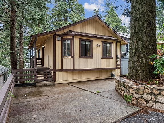 2nd image of 725 Ivy Ln