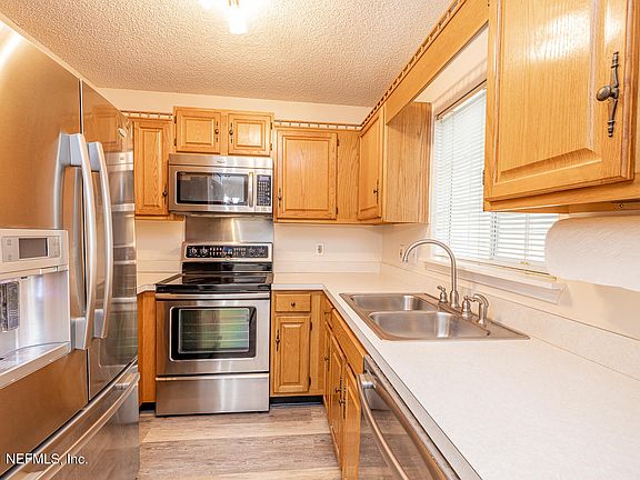 4th image of 8216 Dunbarton Ct