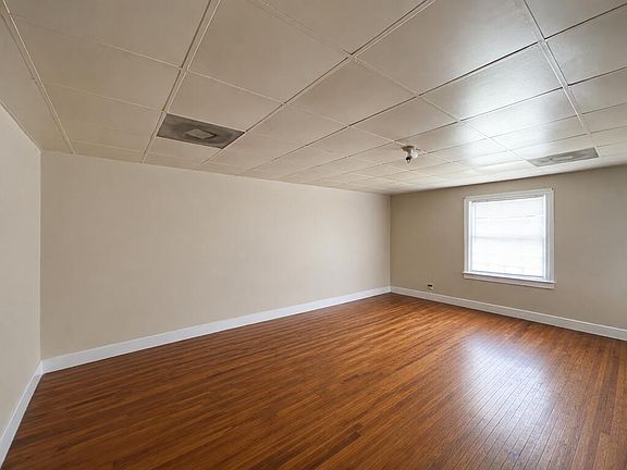 5th image of 603 S College St