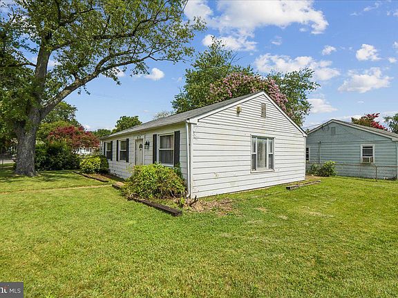 3rd image of 912 Dorking Rd