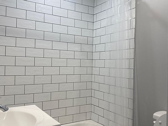 3rd image of 2808 Frankford Ave Floor 3