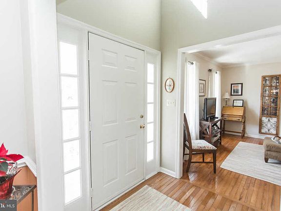 3rd image of 9524 Charlesfield Dr