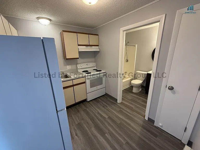380 Buffinton St #24 — Photo 8
