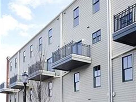 5th image of 22 Ash St #2