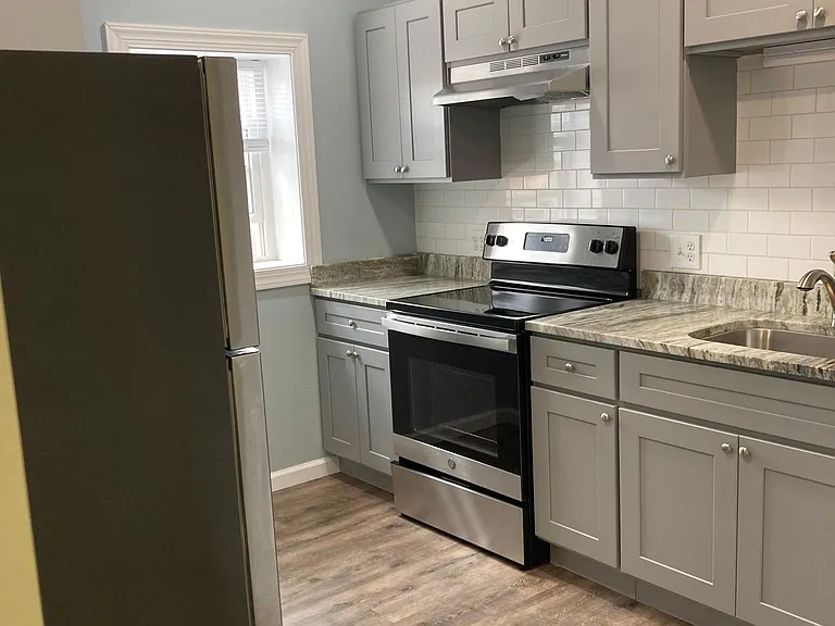 328 Penn Ave #5 — Photo 3