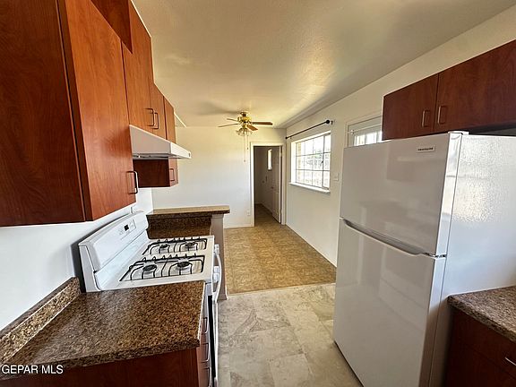 4th image of 5719 Bainbridge Ave