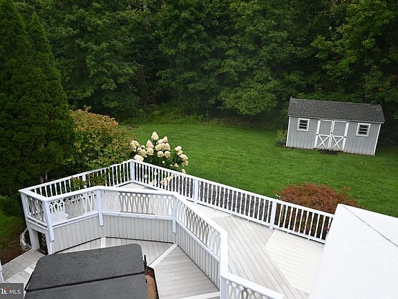 5th image of 107 Misty Mdw