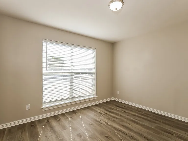 4083 S 1100 W — Photo 17