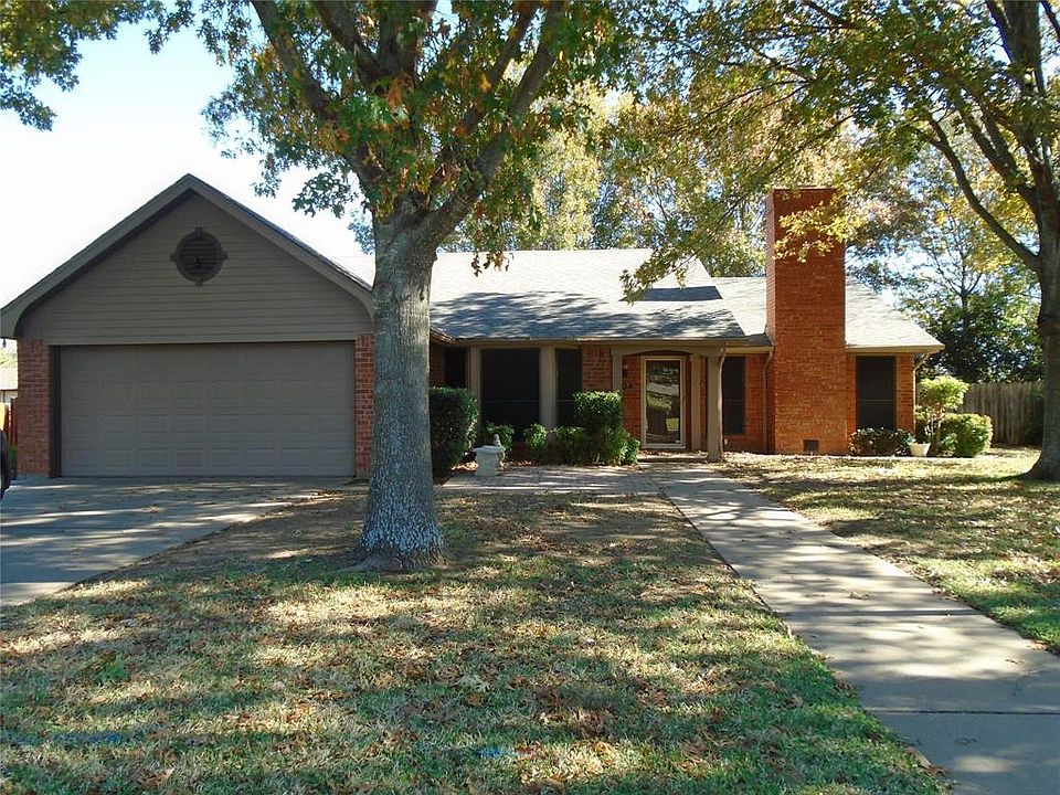 1st image of 304 Westmeadow Dr