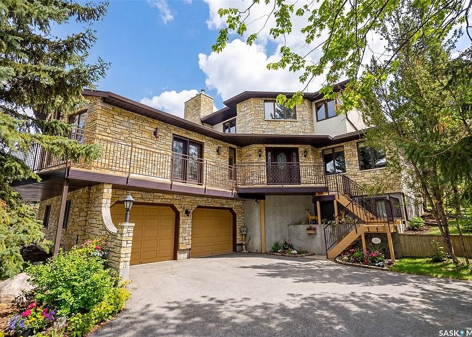 1st image of 250 Prospect CRESCENT