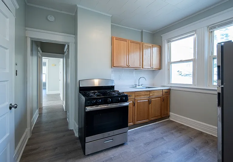 11 King Ave #2 — Photo 4