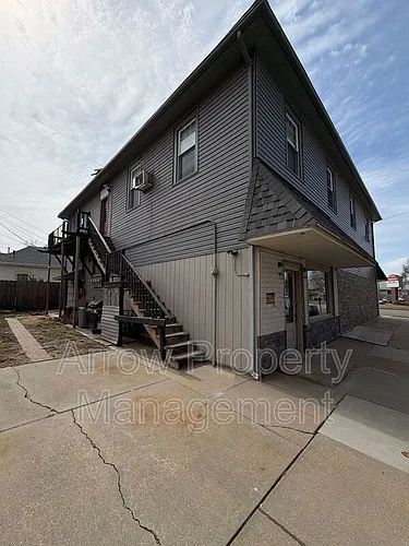 2004 S 10th St #4 Photo 1