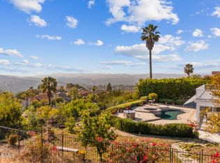 22100 Dardenne St, Calabasas, CA 91302