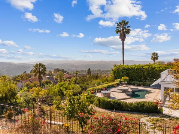 22100 Dardenne St, Calabasas, CA 91302